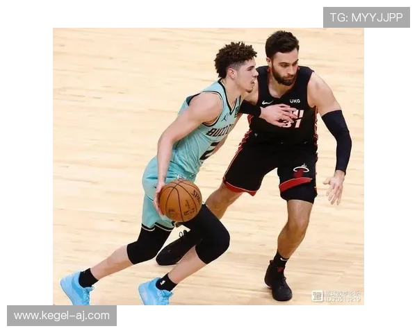 即时比分007球探网为足球迷提供详细的比赛数据和比分直播，助你成为赛场信息的第一掌握者